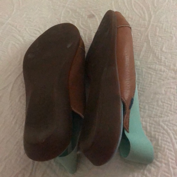 Shoes - Picture 3 of 4